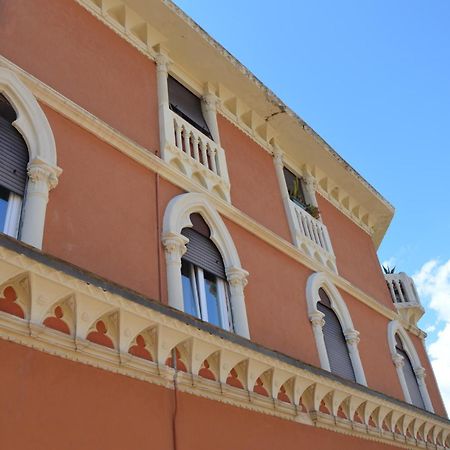 Hotel Doria Киавари Екстериор снимка