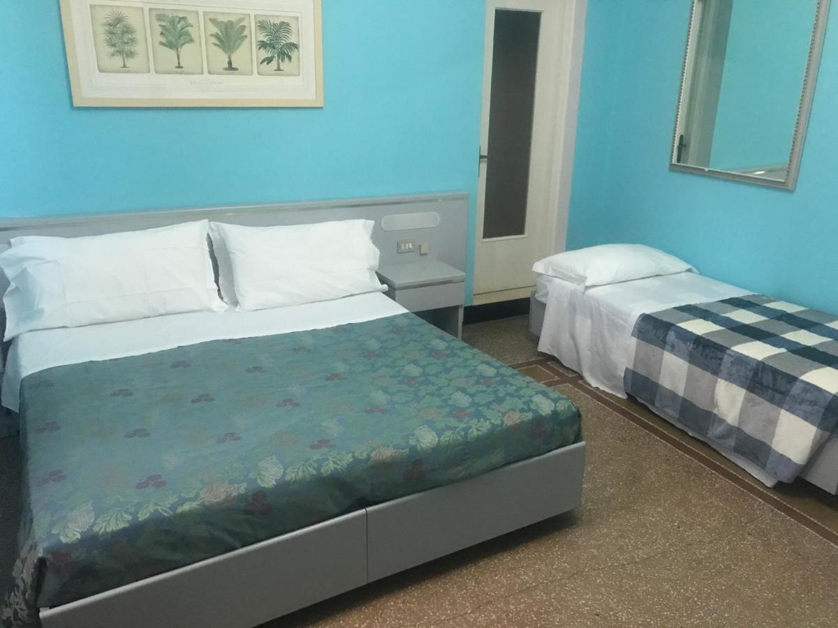 Hotel Doria Киавари Екстериор снимка