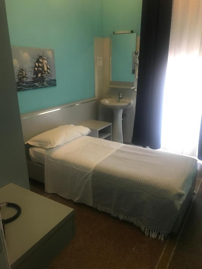 Hotel Doria Киавари Екстериор снимка
