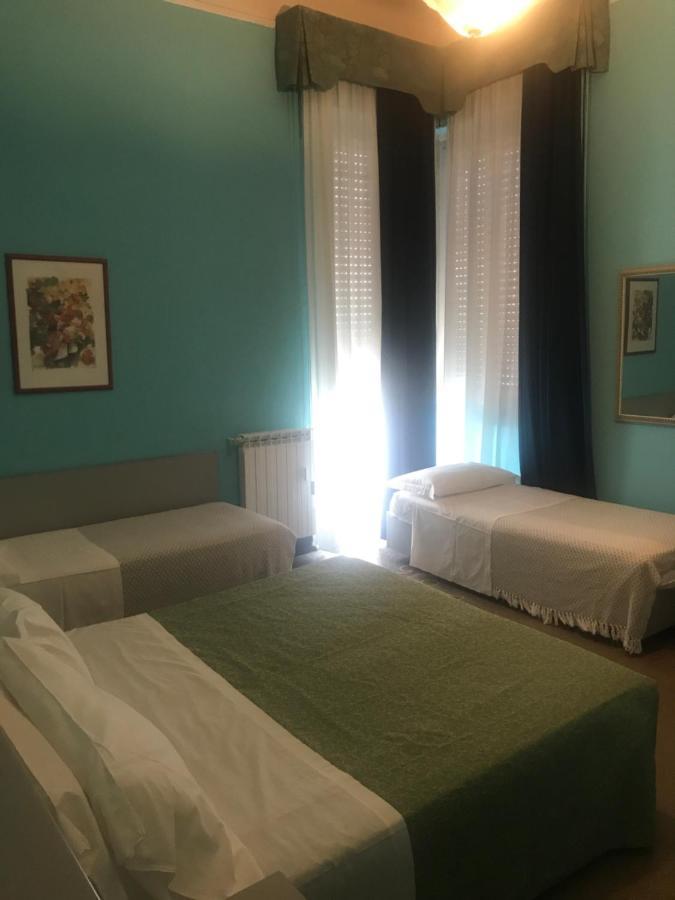 Hotel Doria Киавари Екстериор снимка