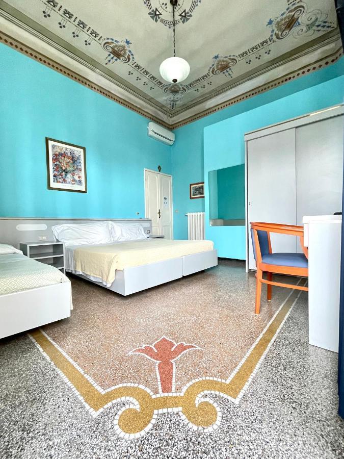 Hotel Doria Киавари Екстериор снимка
