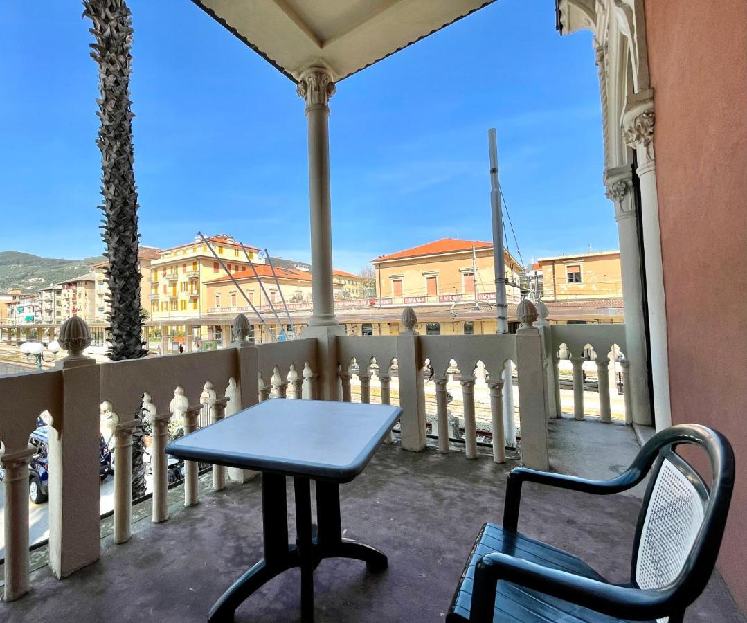 Hotel Doria Киавари Екстериор снимка