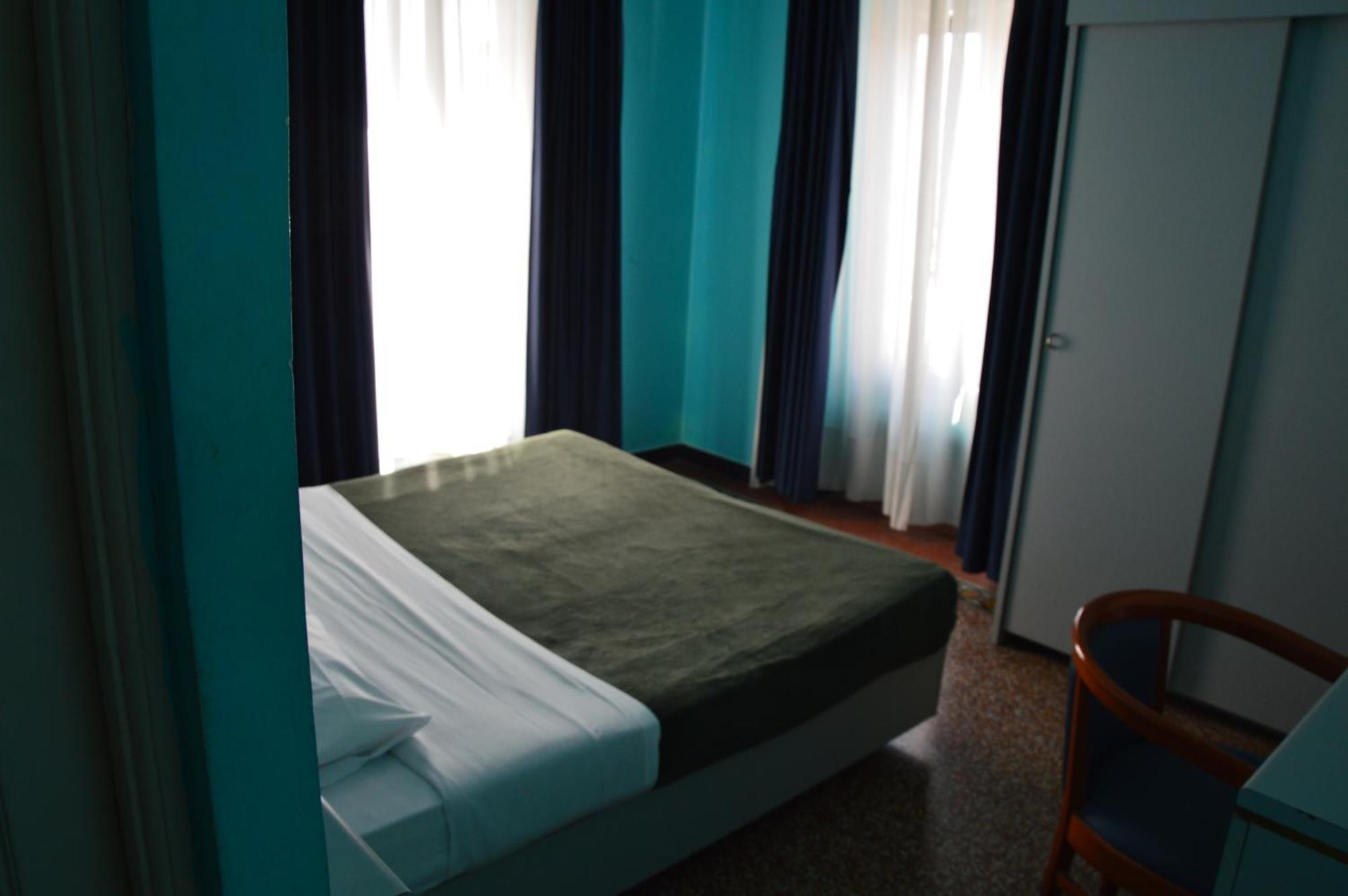 Hotel Doria Киавари Екстериор снимка