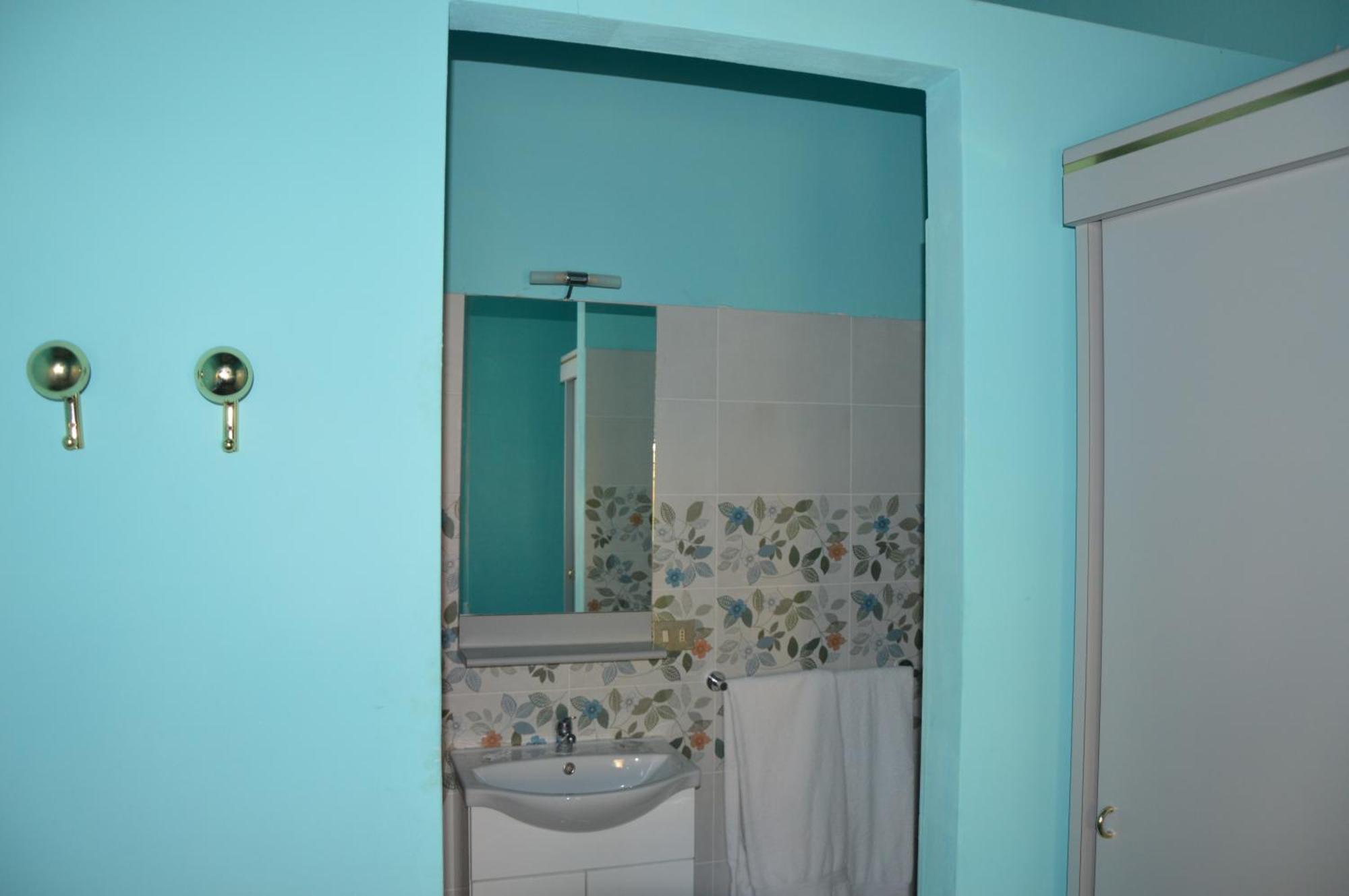 Hotel Doria Киавари Екстериор снимка