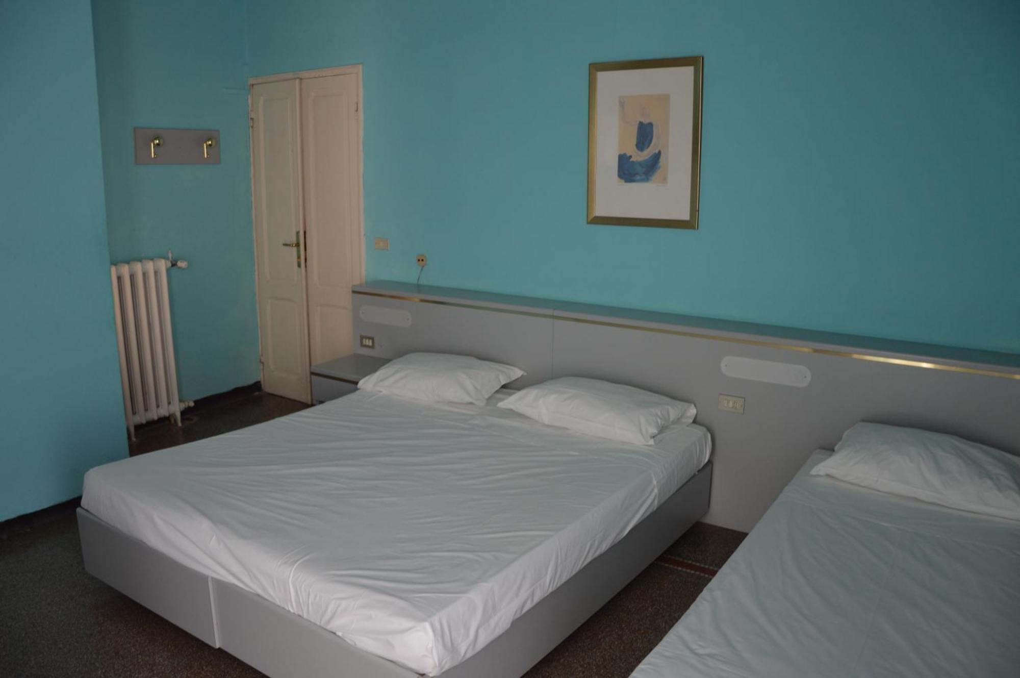 Hotel Doria Киавари Екстериор снимка